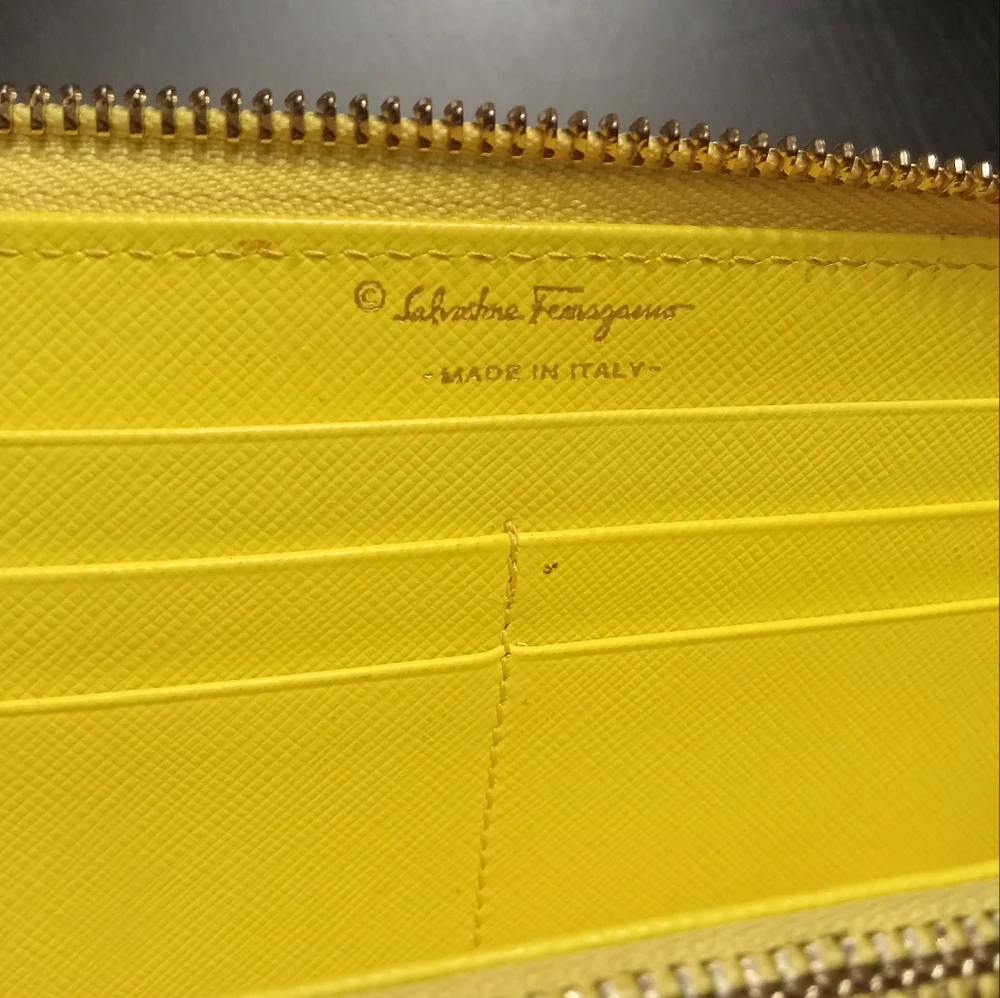 💛 SALVATORE FERRAGAMO Yellow Zip Wallet in Saffiano Leather